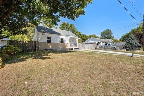Tiny photo for 1008 E Spraker Street, Kokomo, IN 46901 (MLS # 202537410)