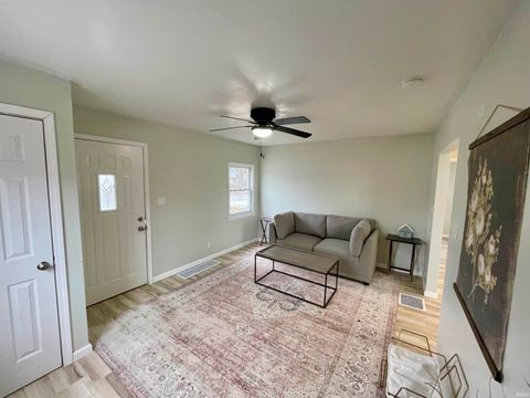 Tiny photo for 1008 E Spraker Street, Kokomo, IN 46901 (MLS # 202537410)