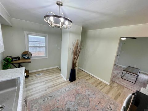 Tiny photo for 1008 E Spraker Street, Kokomo, IN 46901 (MLS # 202537410)