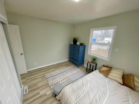 Tiny photo for 1008 E Spraker Street, Kokomo, IN 46901 (MLS # 202537410)