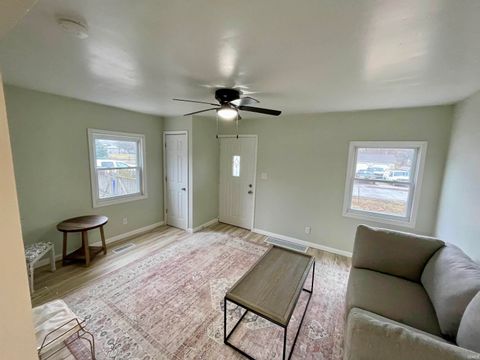 Tiny photo for 1008 E Spraker Street, Kokomo, IN 46901 (MLS # 202537410)