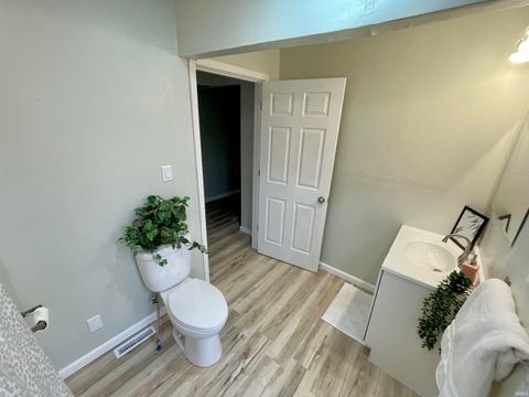 Tiny photo for 1008 E Spraker Street, Kokomo, IN 46901 (MLS # 202537410)