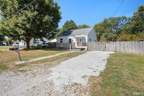 Tiny photo for 1008 E Spraker Street, Kokomo, IN 46901 (MLS # 202537410)