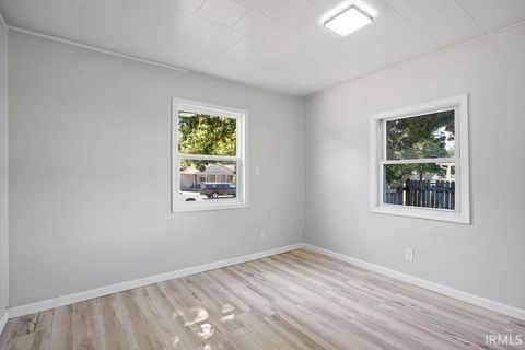 Tiny photo for 1008 E Spraker Street, Kokomo, IN 46901 (MLS # 202537410)