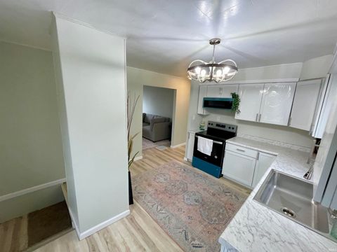 Tiny photo for 1008 E Spraker Street, Kokomo, IN 46901 (MLS # 202537410)