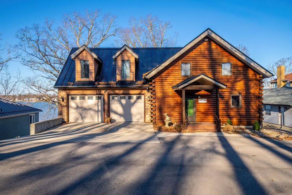 Photo of 680 Lane 150H Hamilton Lk Lk, Hamilton, IN 46742 (MLS # 202608326)