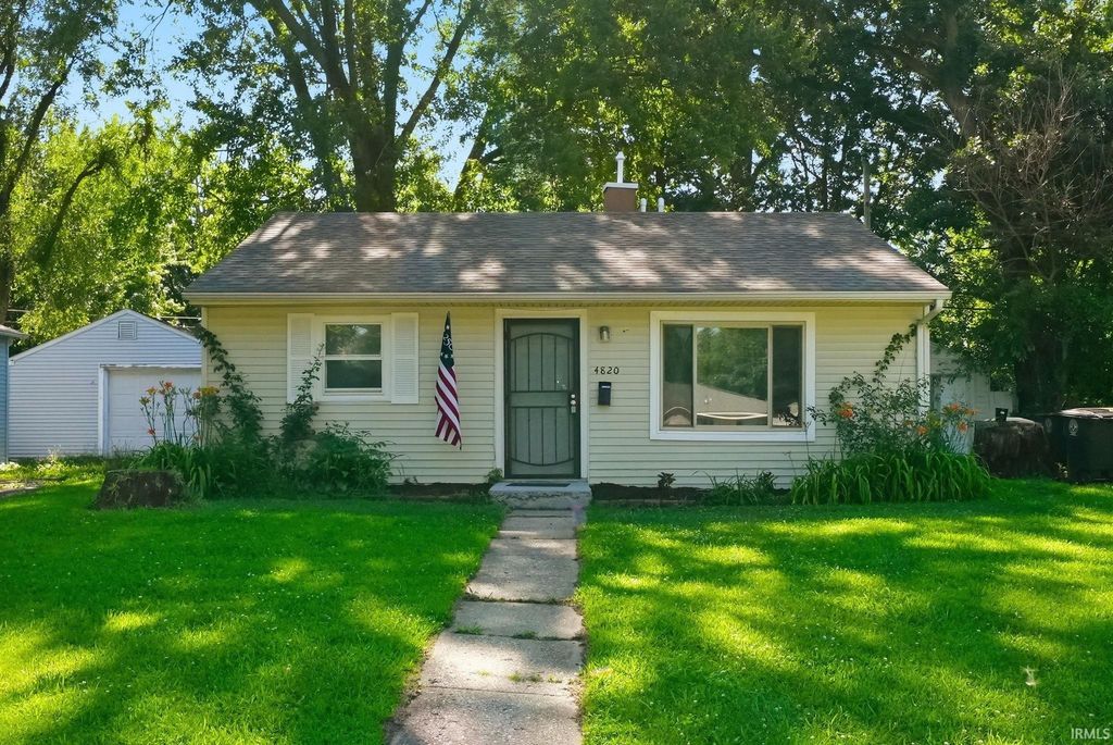 Photo of 4820 Holton Avenue, Fort Wayne, IN 46806 (MLS # 202627788)
