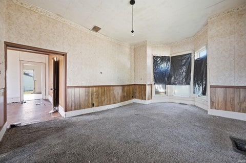 Tiny photo for 627 E High Street, Portland, IN 47371 (MLS # 202626805)