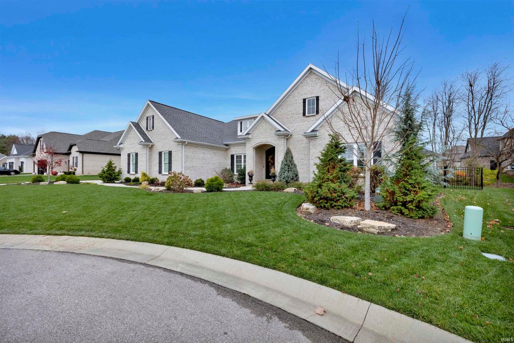 Photo of 7816 Mesa Court, Evansville, IN 47715 (MLS # 202549764)