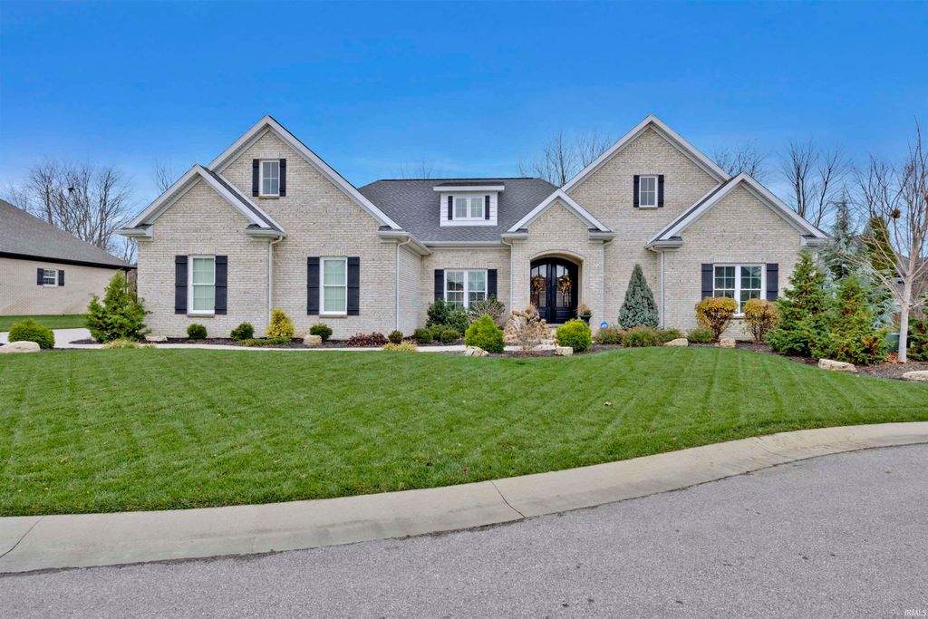 Photo of 7816 Mesa Court, Evansville, IN 47715 (MLS # 202549764)