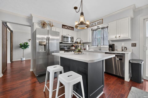 Tiny photo for 1932 Gladstone Avenue, Kokomo, IN 46901 (MLS # 202644771)