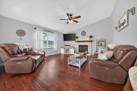 Tiny photo for 1932 Gladstone Avenue, Kokomo, IN 46901 (MLS # 202644771)