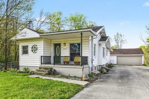 Photo of 28180 Pennsylvania Avenue, Elkhart, IN 46516 (MLS # 202615072)