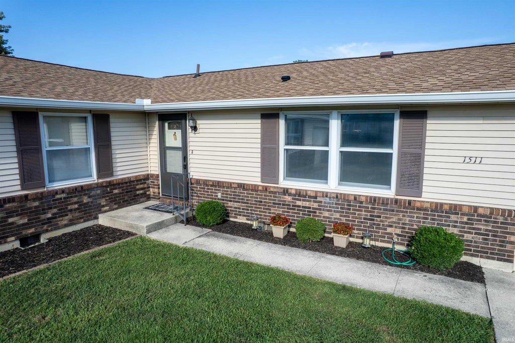 Photo of 1511 Avon Place, Huntington, IN 46750 (MLS # 202636847)
