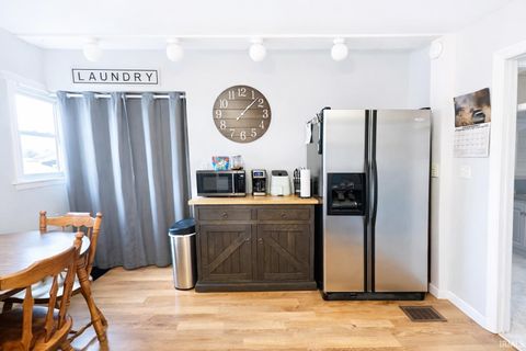 Tiny photo for 1136 S Delphos Street, Kokomo, IN 46902 (MLS # 202607422)