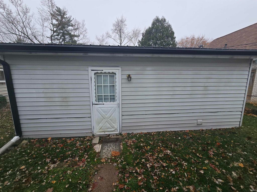 Photo of 227 E 11th Street, Jonesboro, IN 46938 (MLS # 202546993)