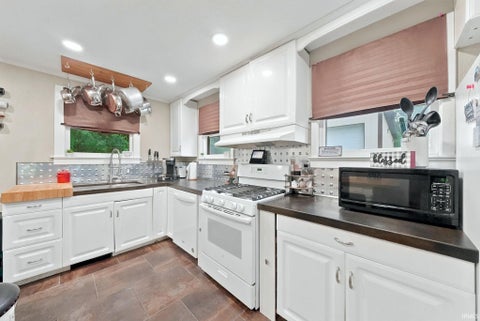 Tiny photo for 1475 W South Drive, Pleasant Lake, IN 46779 (MLS # 202624727)