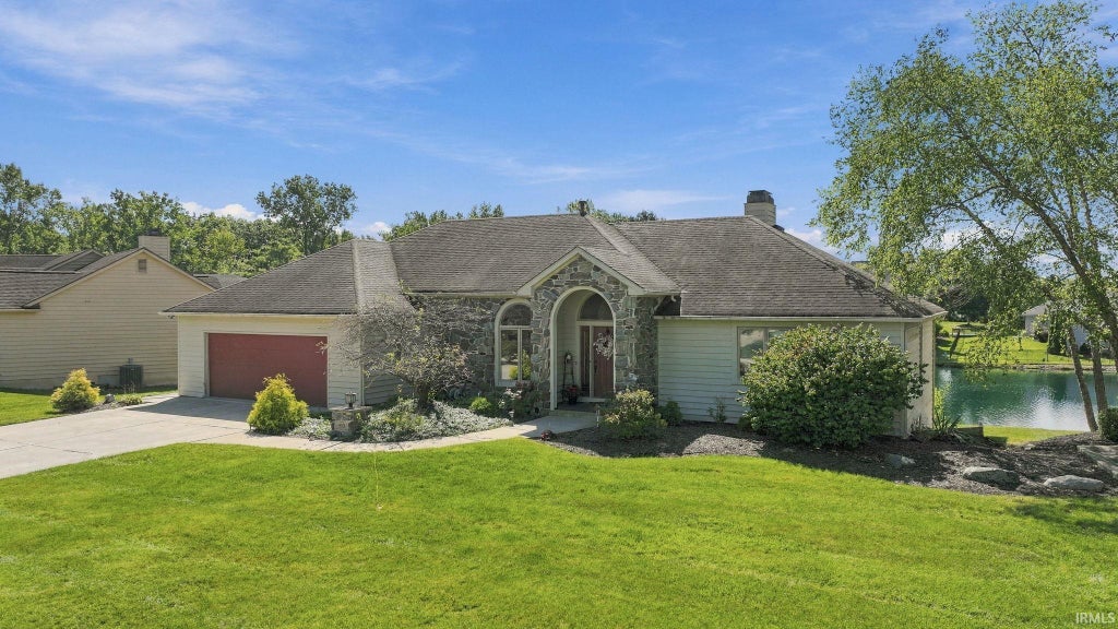 Photo of 910 Calverton Court, Fort Wayne, IN 46825 (MLS # 202637947)
