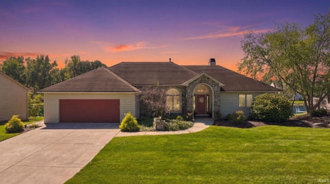 Photo of 910 Calverton Court, Fort Wayne, IN 46825 (MLS # 202637947)