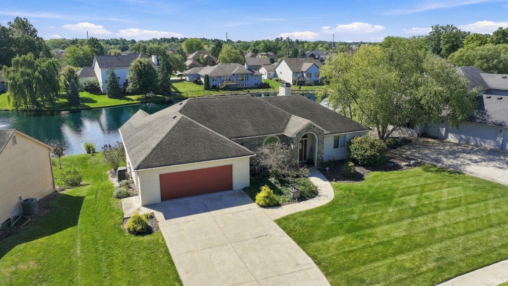 Photo of 910 Calverton Court, Fort Wayne, IN 46825 (MLS # 202637947)