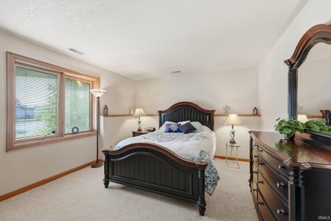 Tiny photo for 910 Calverton Court, Fort Wayne, IN 46825 (MLS # 202637947)