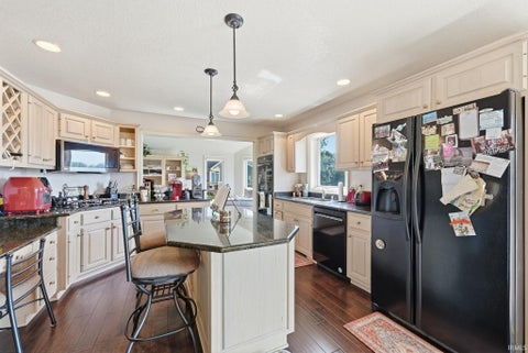 Tiny photo for 910 Calverton Court, Fort Wayne, IN 46825 (MLS # 202637947)