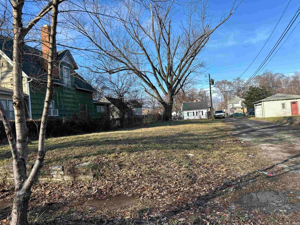 Photo of 321 E Bowman Street, South Bend, IN 46613 (MLS # 202600750)