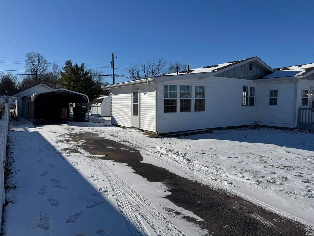 Photo of 2233 W 11th Street, Muncie, IN 47302 (MLS # 202602106)