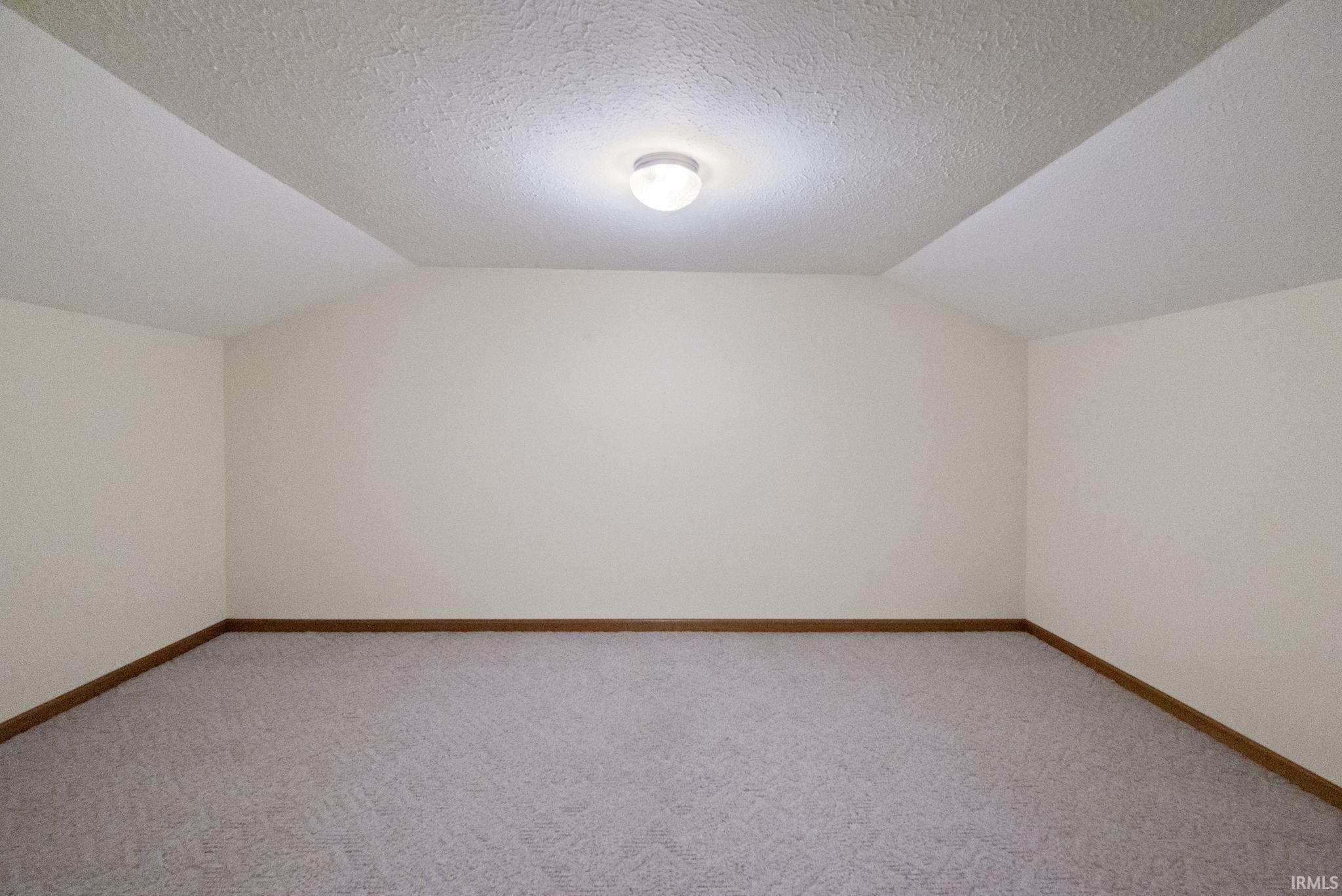 Rossville, Indiana 46065, United States, 3 Bedrooms Bedrooms, ,3 BathroomsBathrooms,Residential,Pending,114131