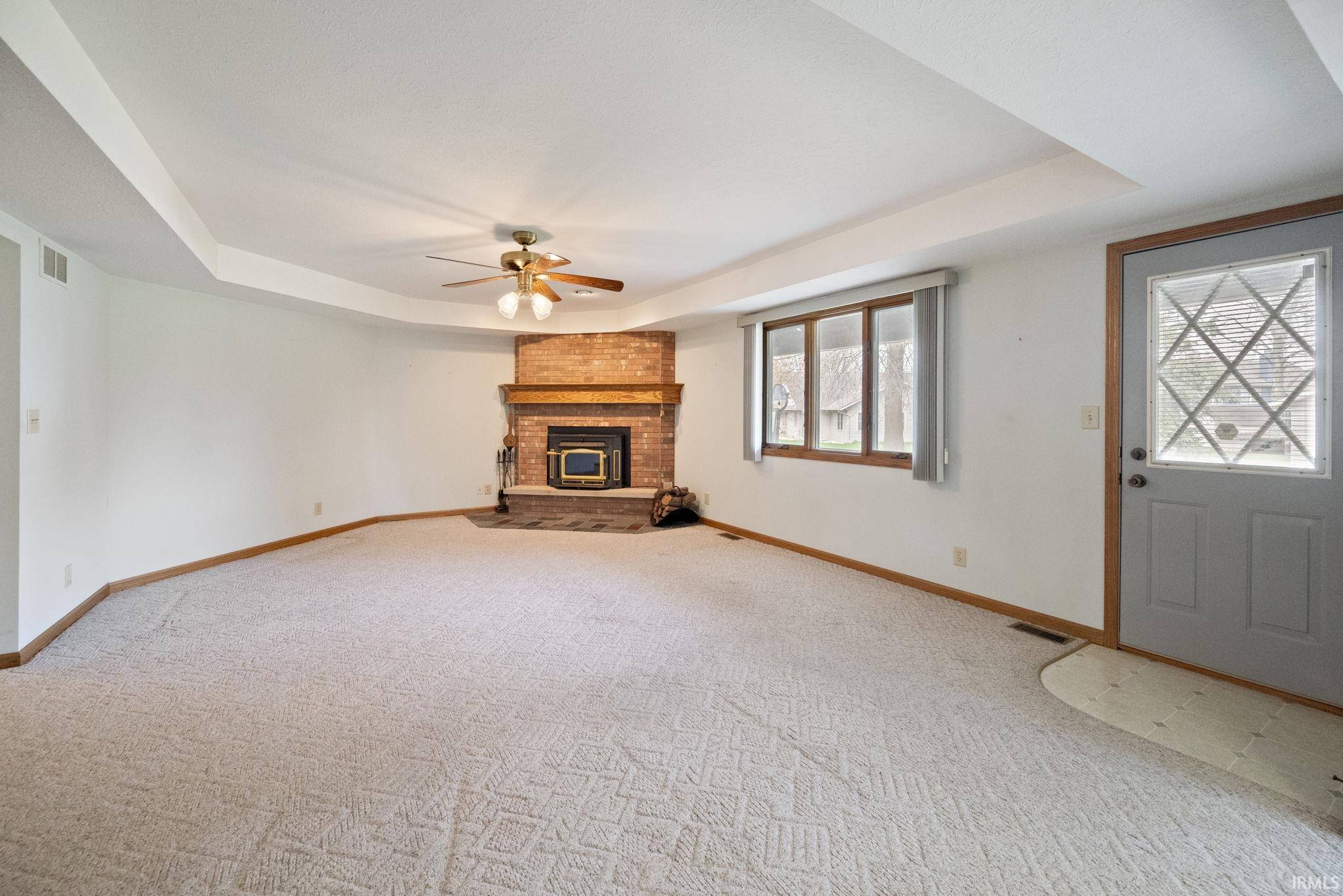 Rossville, Indiana 46065, United States, 3 Bedrooms Bedrooms, ,3 BathroomsBathrooms,Residential,Pending,114131