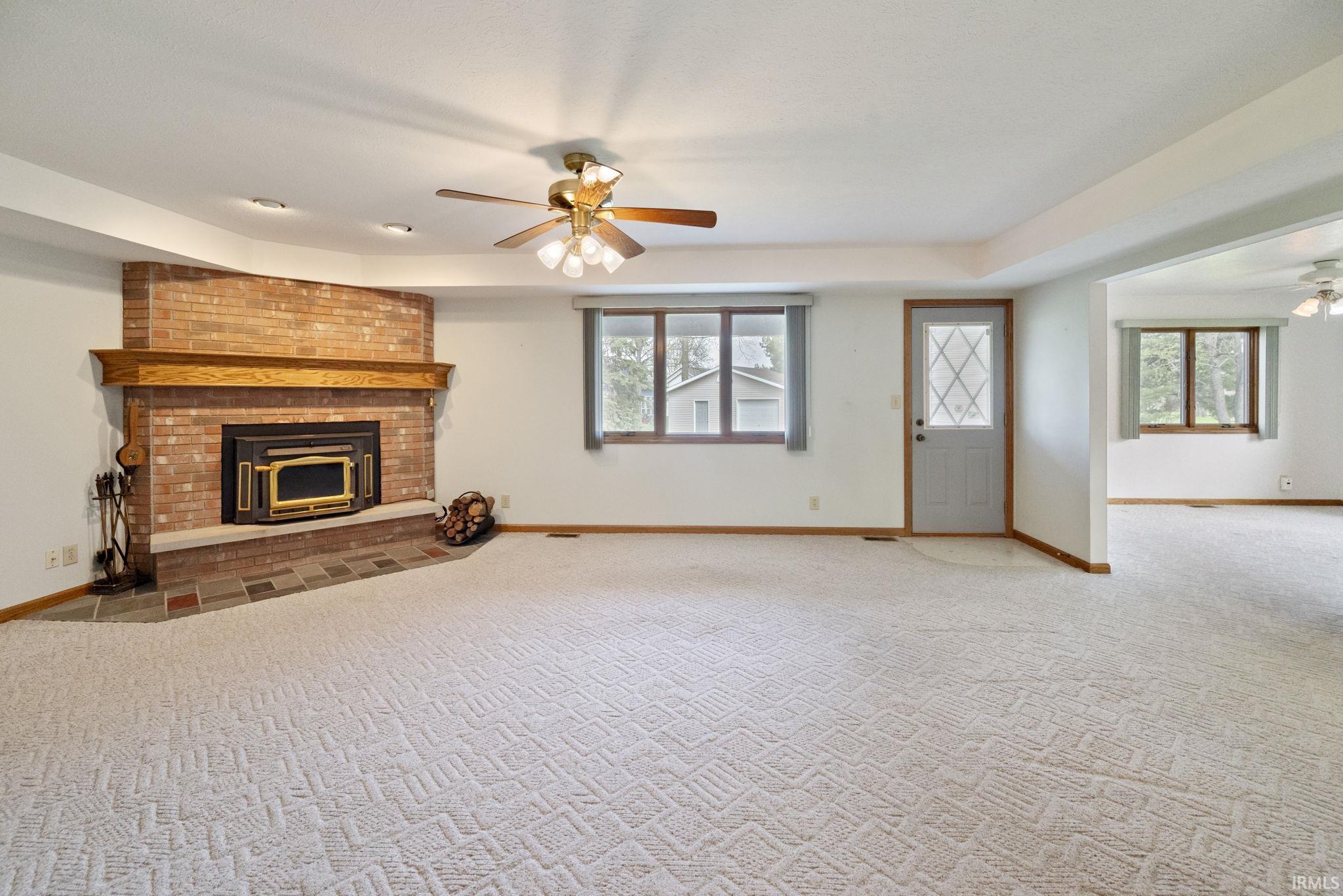 Rossville, Indiana 46065, United States, 3 Bedrooms Bedrooms, ,3 BathroomsBathrooms,Residential,Pending,114131