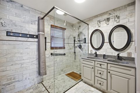 Tiny photo for 1302 N Forest Avenue, Muncie, IN 47304 (MLS # 202606373)