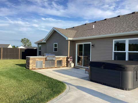 Tiny photo for 714 Poplar Pass, Decatur, IN 46733 (MLS # 202624683)
