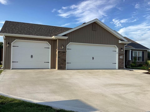 Tiny photo for 714 Poplar Pass, Decatur, IN 46733 (MLS # 202624683)