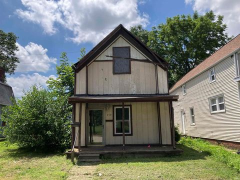 Photo of 210 Read Street, Evansville, IN 47710 (MLS # 202608664)