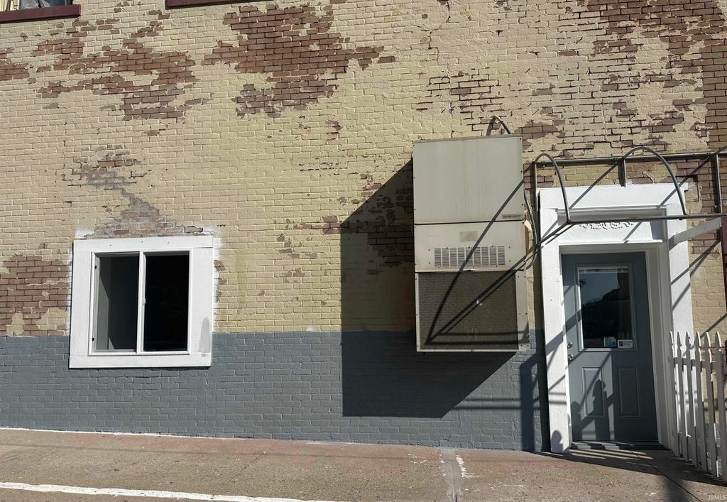 Photo of 104 W Michigan Street #Office 1, Lagrange, IN 46761 (MLS # 202548640)