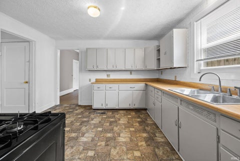 Tiny photo for 1119 Elizabeth Street, Lafayette, IN 47904 (MLS # 202626840)