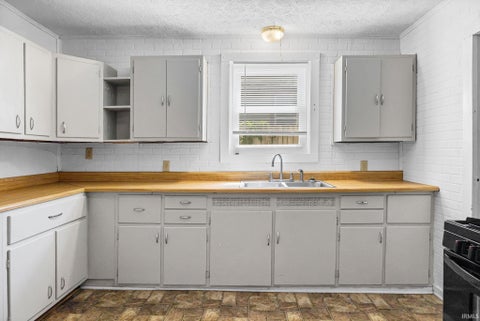 Tiny photo for 1119 Elizabeth Street, Lafayette, IN 47904 (MLS # 202626840)