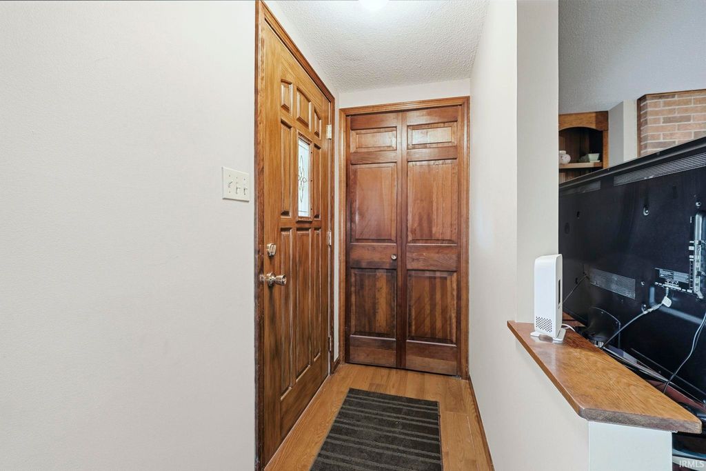 Photo of 8727 Sakaden Parkway, Fort Wayne, IN 46825 (MLS # 202605987)