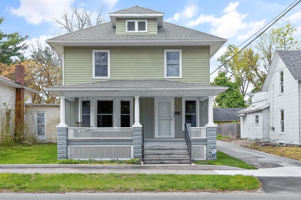 Photo of 312 E Plymouth Avenue, Goshen, IN 46526 (MLS # 202616440)
