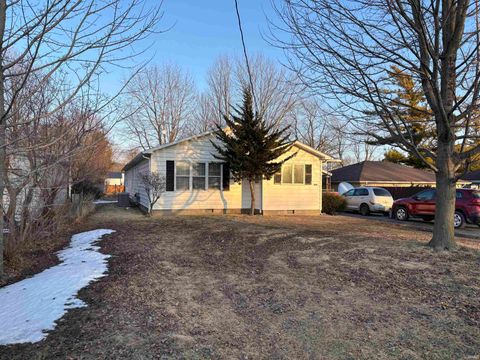 Photo of 209 N 421 Highway, Francesville, IN 47946 (MLS # 202604687)