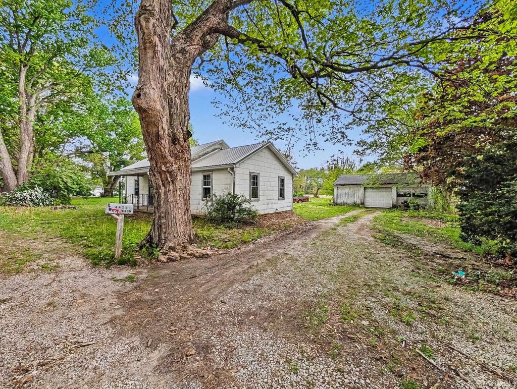 Photo of 4428 Jackson Street, Frankfort, IN 46041 (MLS # 202615710)