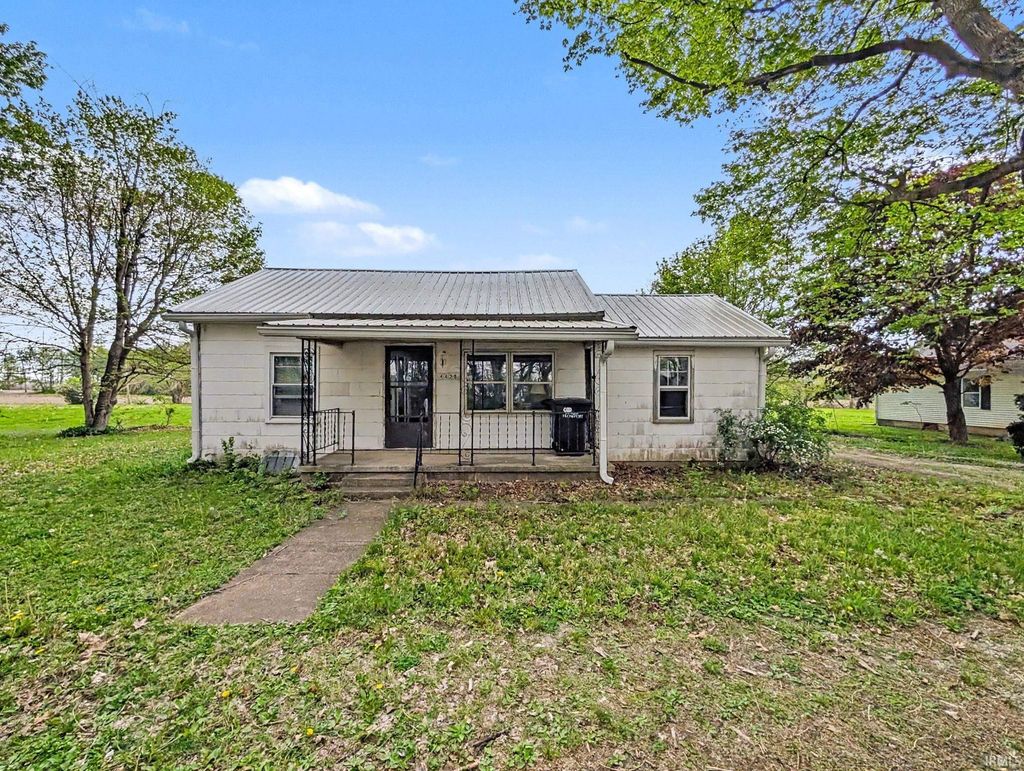 Photo of 4428 Jackson Street, Frankfort, IN 46041 (MLS # 202615710)