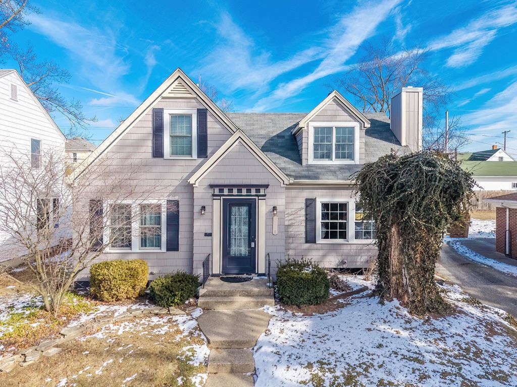 Photo of 3218 Eastbrook Drive, Fort Wayne, IN 46805 (MLS # 202602477)