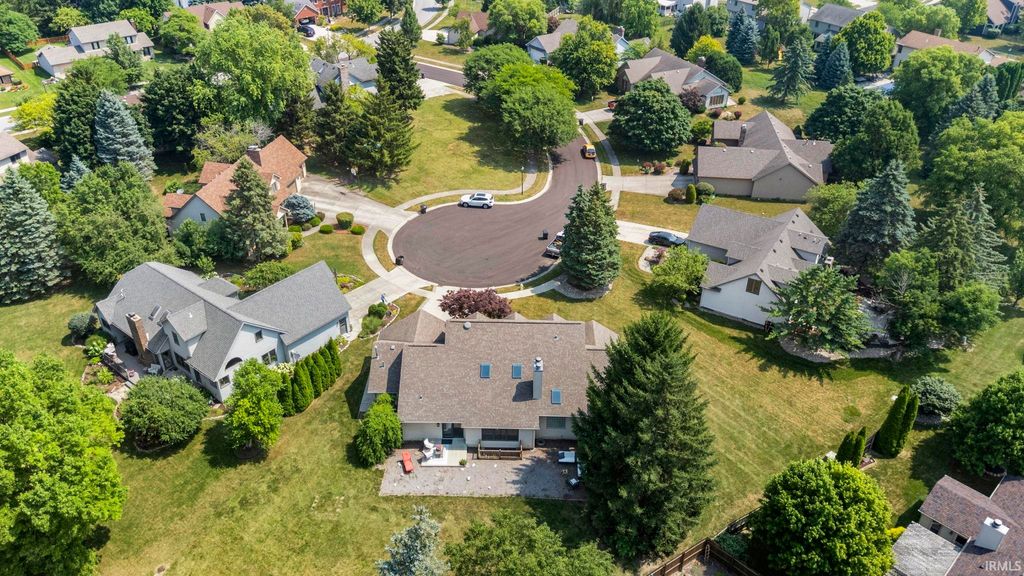 Photo of 1304 Ardsley Court, Fort Wayne, IN 46815 (MLS # 202600203)