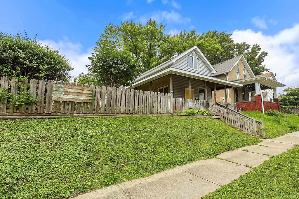 Photo of 1014 S 14th Street, Lafayette, IN 47905 (MLS # 202625689)