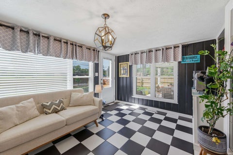 Tiny photo for 101 N Forest Avenue, Muncie, IN 47304 (MLS # 202621506)