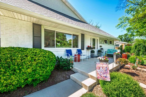 Tiny photo for 101 N Forest Avenue, Muncie, IN 47304 (MLS # 202621506)