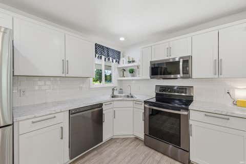 Tiny photo for 101 N Forest Avenue, Muncie, IN 47304 (MLS # 202621506)