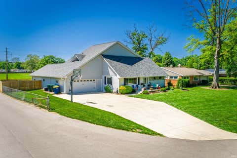 Tiny photo for 101 N Forest Avenue, Muncie, IN 47304 (MLS # 202621506)